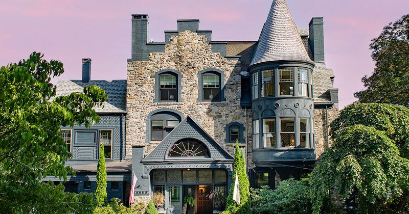 19 Historic Coastal Cottages That Define Maine's Charm - Decor Hint Norumbega Inn – Camden's Stone Castle By The Sea