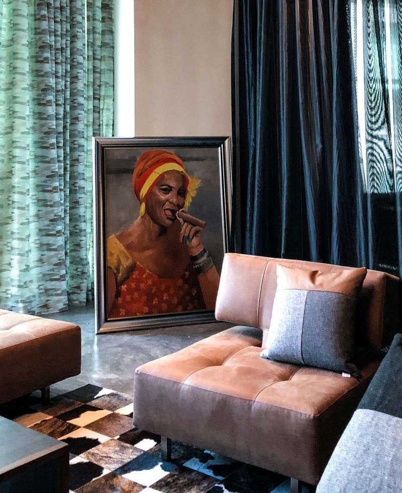 Go Big With Oversized Art
