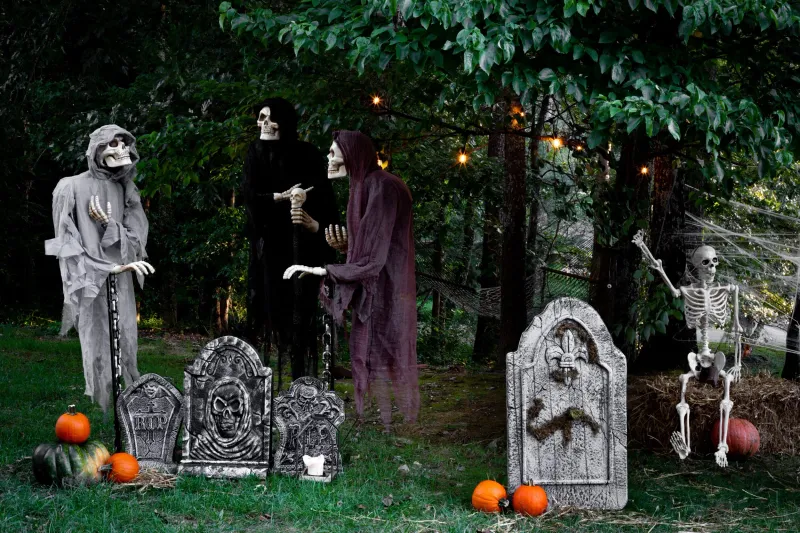 Cemetery-Inspired Front Lawns