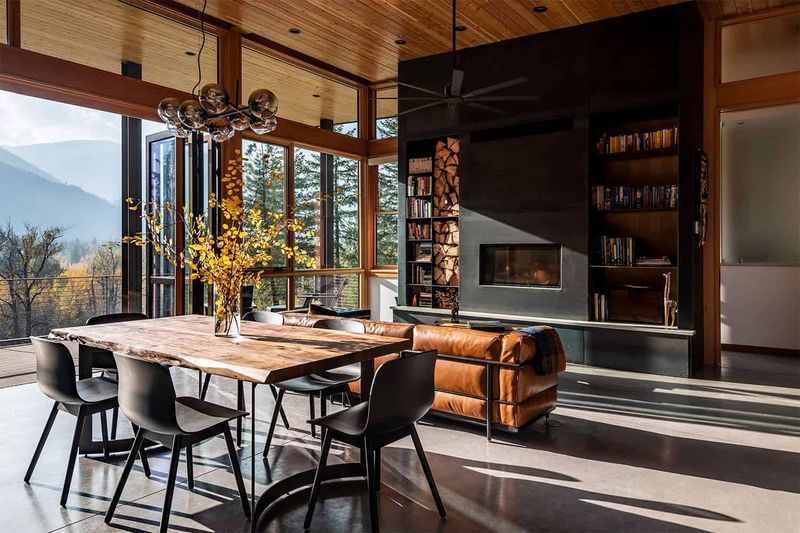 7 Luxurious Mountain Getaways In Washington With Show-Stopping Interiors - Decor Hint Methow Valley Barn Conversion