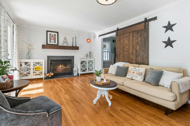 Shiplap Wall Coverings