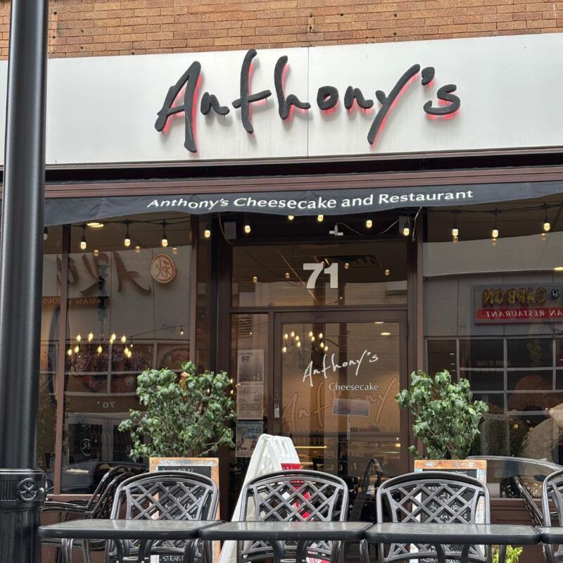 Anthony's Cheesecake & Restaurant, Bloomfield