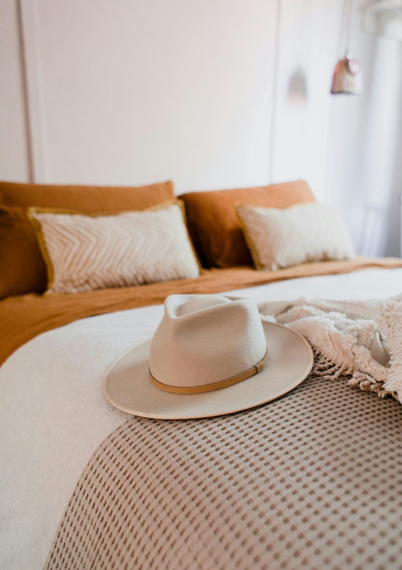 16 Ways You Can Incorporate Bold Industrial Style In Your Home - Decor Hint Choose Utilitarian Textiles