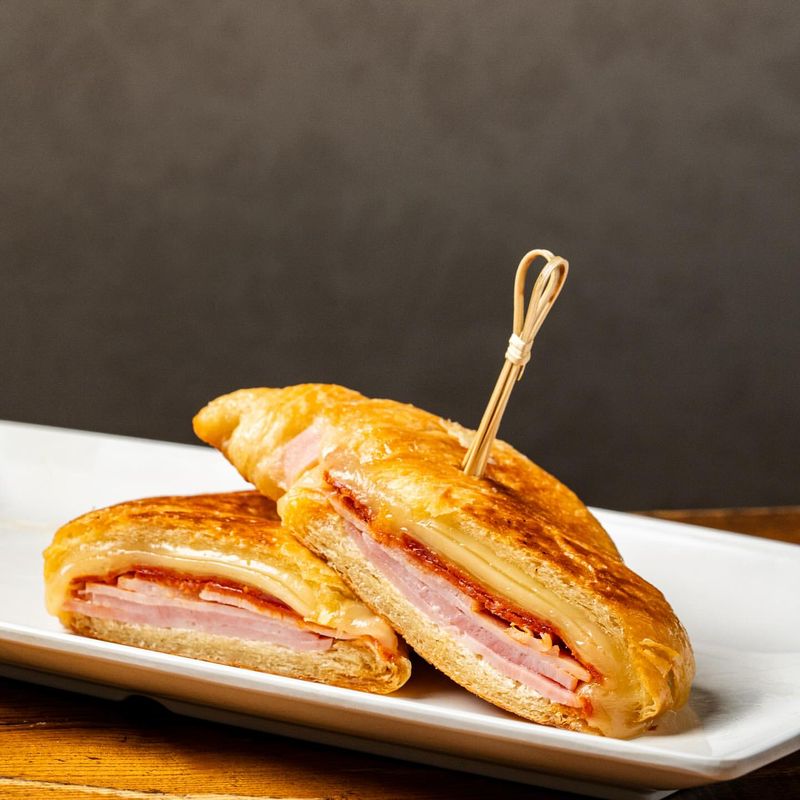Islas Canarias Restaurant: Cuban Sandwich Royalty