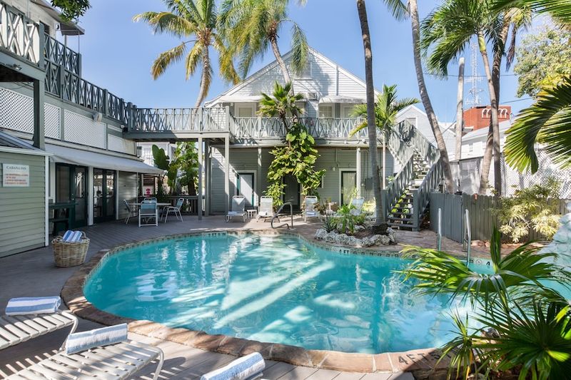 10 Florida Guest Houses That Feel Like Vacation Every Day - Decor Hint The Cabana Inn – Adults-Only Retreat In Paradise