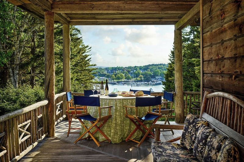 Maine Coastal Cottages With Interiors That Smell Like Summer - Decor Hint Blueberry Breakfast Porches