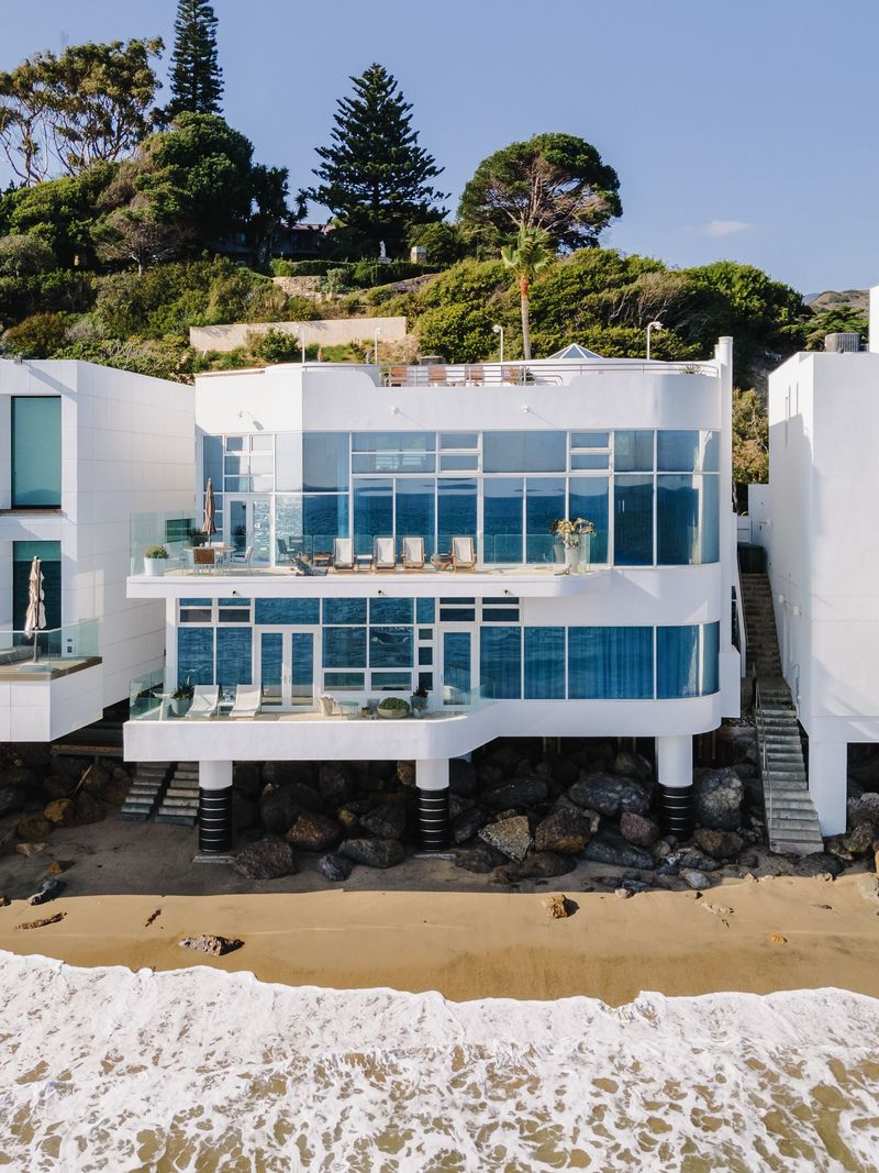 12 Malibu Beachfront Homes With Light And Breezy Coastal Vibes - Decor Hint The Floating Pavilion