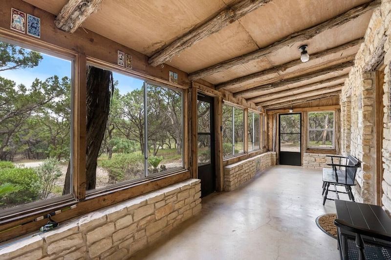 12 Texas Hill Country Homes With Rustic Elegance - Decor Hint Wimberley Riverfront Lodge