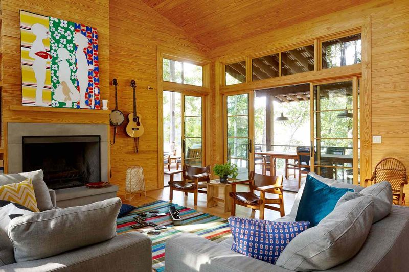 12 Michigan Lake Houses That Nail Cozy Style With Layers, Textures, And A Touch Of Plaid - Decor Hint Maple Cove Sanctuary