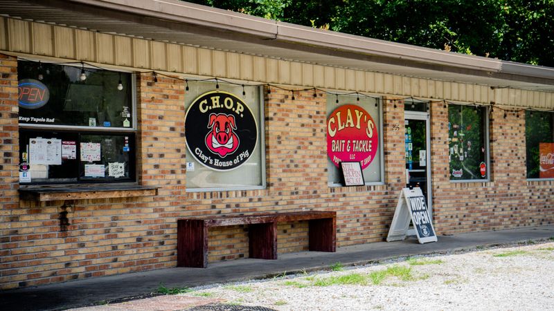 11 Mississippi BBQ Spots That Let The Pit Do The Talking - Decor Hint Clay's House Of Pig – Tupelo