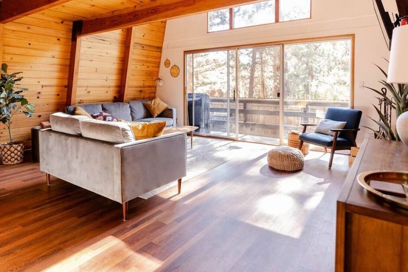 12 California Mountain Cabins That Blend Rustic With Modern Comfort - Decor Hint Maltby Cabins – Big Bear Lake