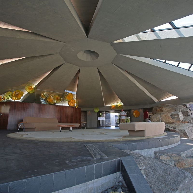 12 Palm Springs Mid-Century Homes That Still Feel Modern And Fresh - Decor Hint The Elrod House