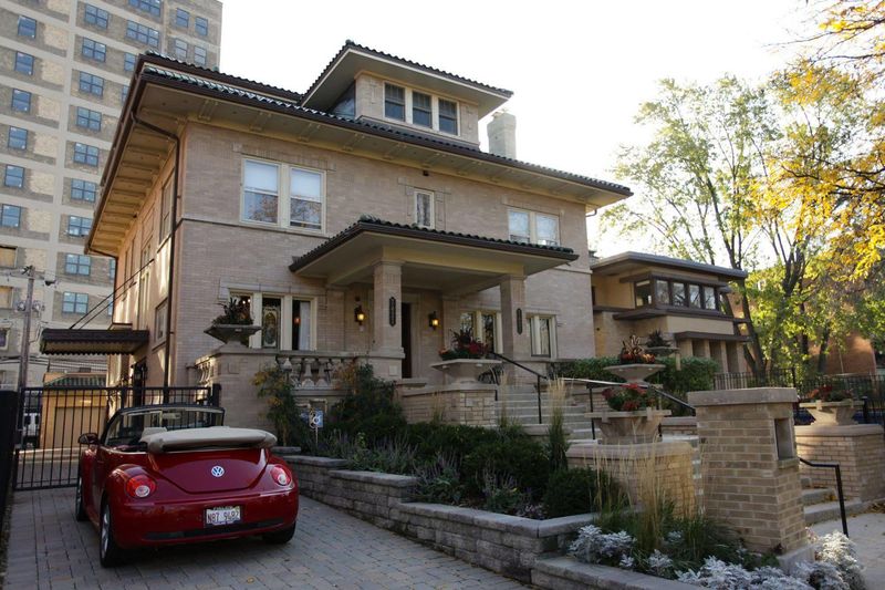 Lang House Chicago – Edgewater