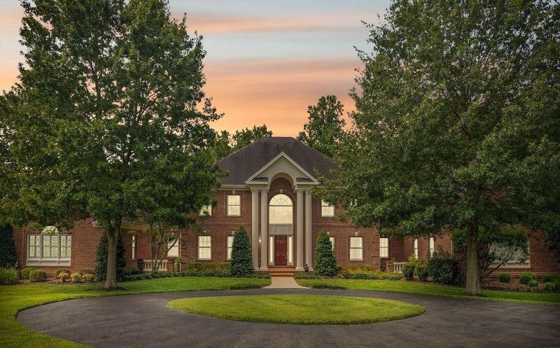 Estate Living On Bermondsey Drive