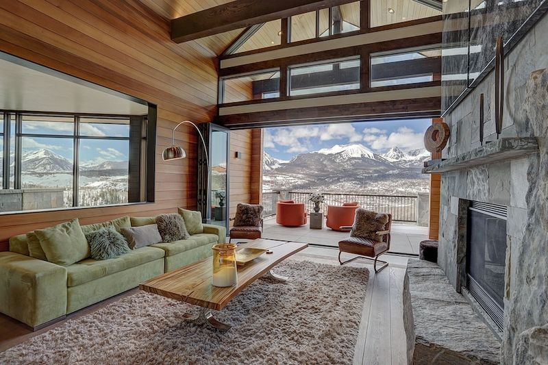 Silverthorne Great Rooms Missing Their Centerpiece