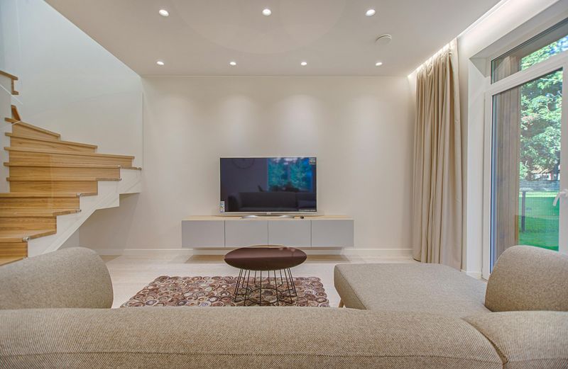 Ultra-Minimalist Furniture Lacking Comfort