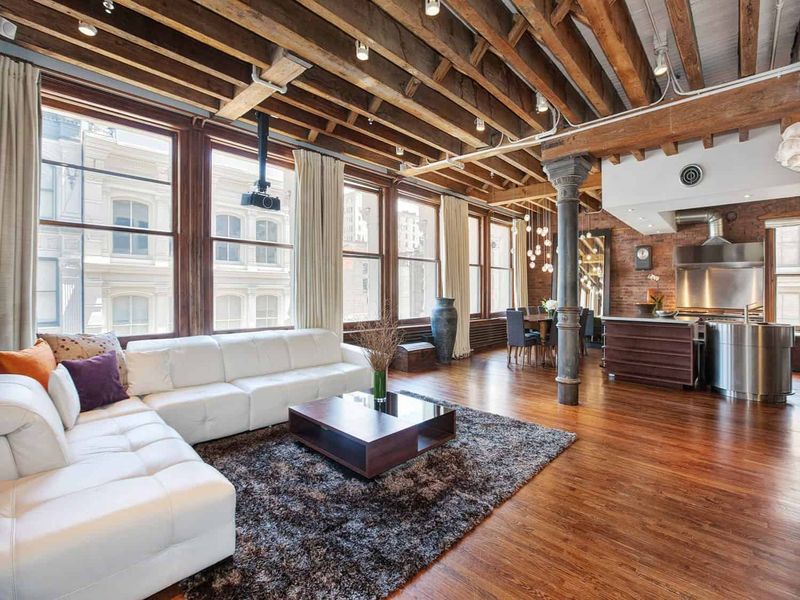 Open-Concept Layouts With High Ceilings