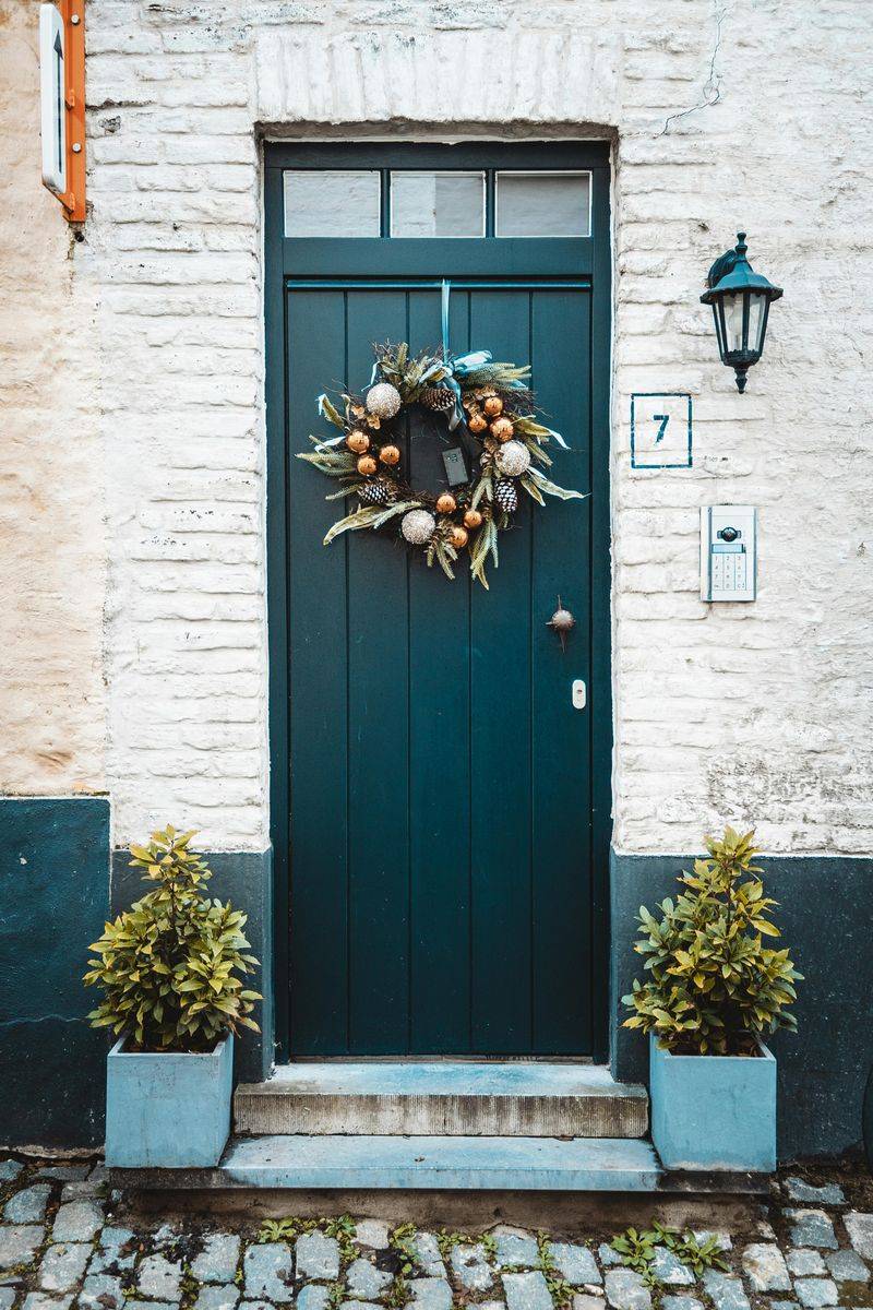 Seasonal Wreath Display