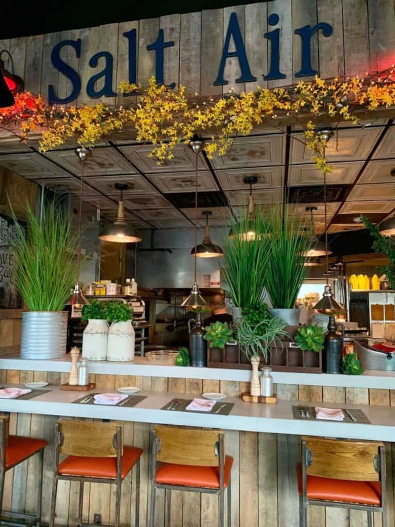 Salt Air Kitchen – Farm-to-Table Meets Ocean-to-Plate
