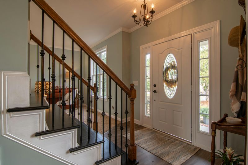 25 Home Features That Might Be Worth Updating For A Fresher Look - Decor Hint Stair Railings