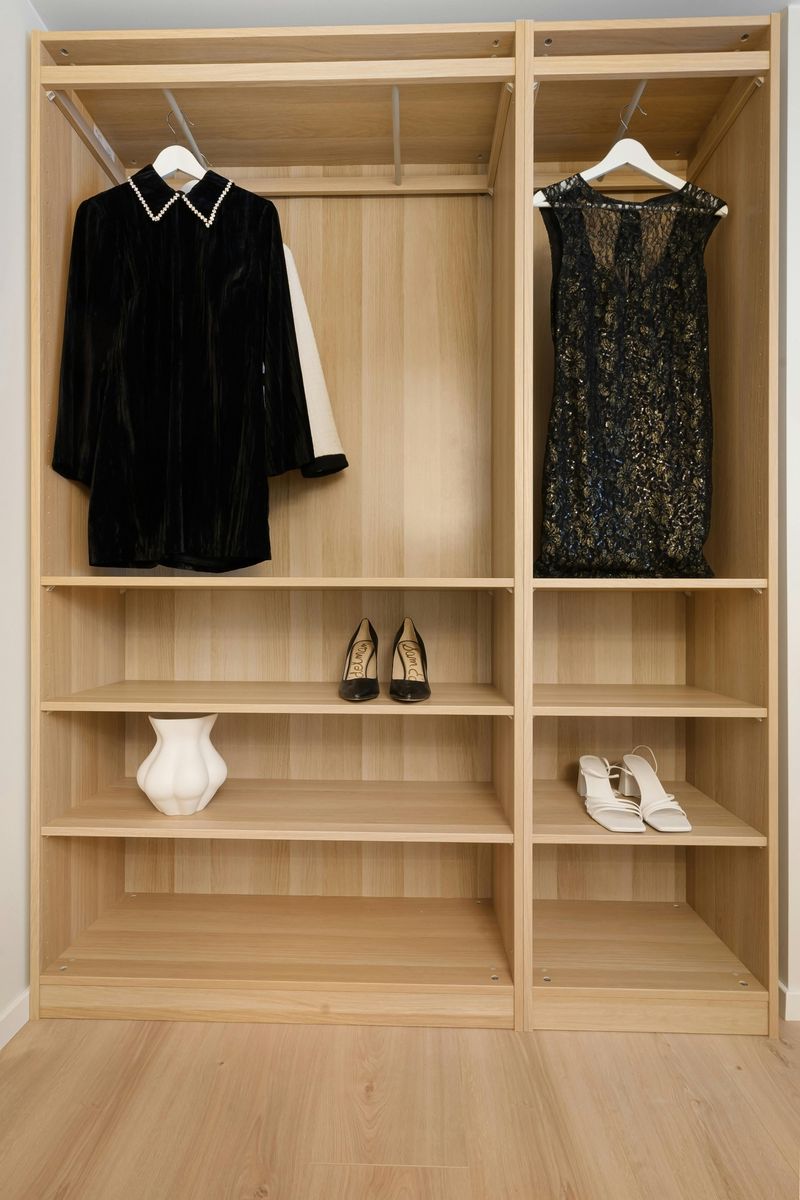 Wardrobes That Warm Up the Room