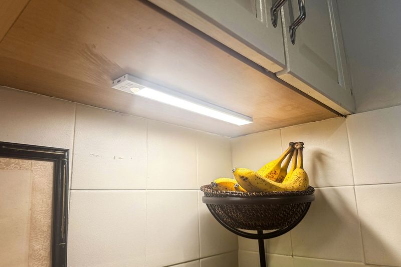 12 Florida Upgrades Renters Will Love That Feel Custom - Decor Hint Under-Cabinet Lighting Magic