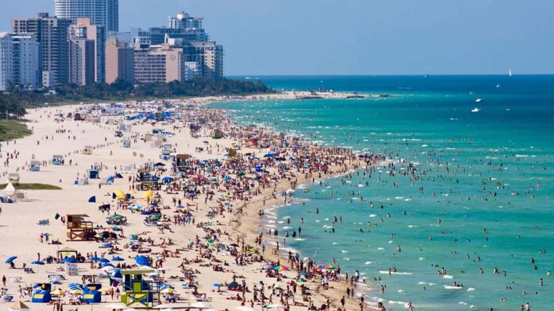 Florida Coastal Spots Swamped By Tourists - Decor Hint South Beach Madness