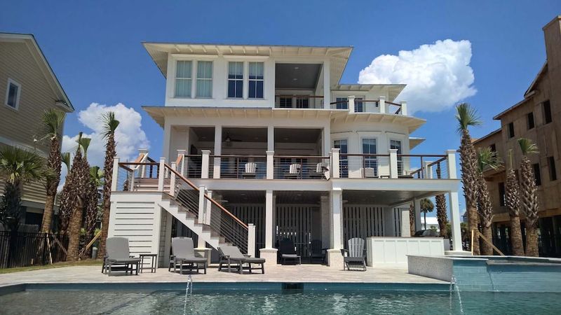 12 Homes Along South Carolina's Coast That Could Feel Classically Southern - Decor Hint Isle of Palms Beach House Modern Coastal Living