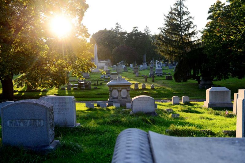 Albany Rural Cemetery Lantern Walk – Albany, NY