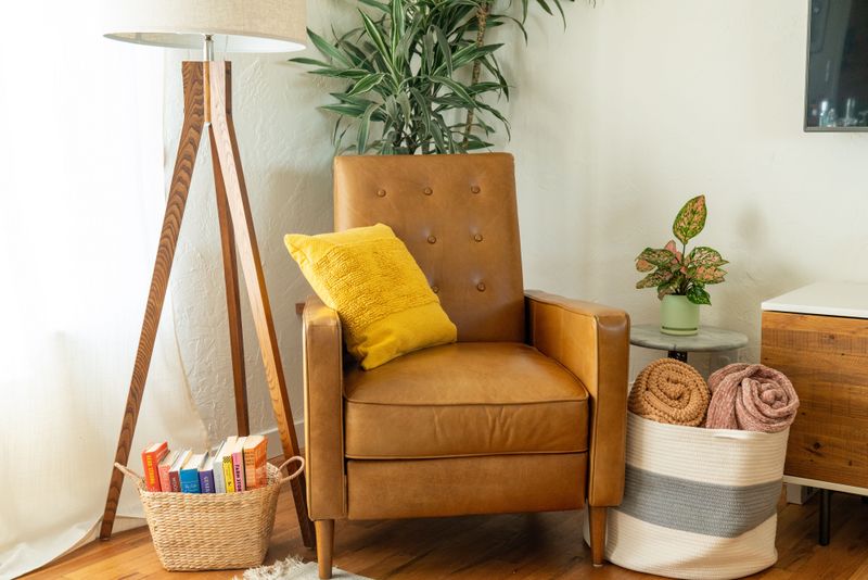 Using Mismatched Baskets That Clash With Interiors