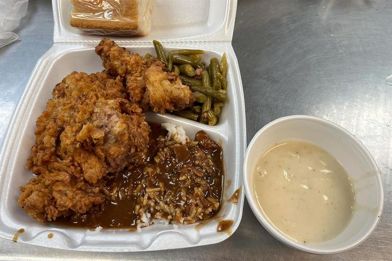 9 Gas Station Eats In Louisiana That Outshine Sit-Down Spots - Decor Hint Jewel's Quick Stop