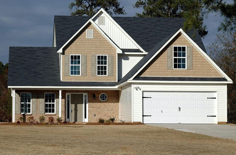 18 Practical Ways That May Increase Your Home's Appeal And Value Before Selling - Decor Hint Boost Curb Appeal