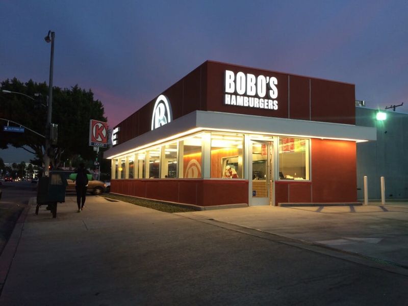 16 California Drive-Ins Where Classic Carhop Charm Still Thrives - Decor Hint Bobo's Drive-In – Los Angeles