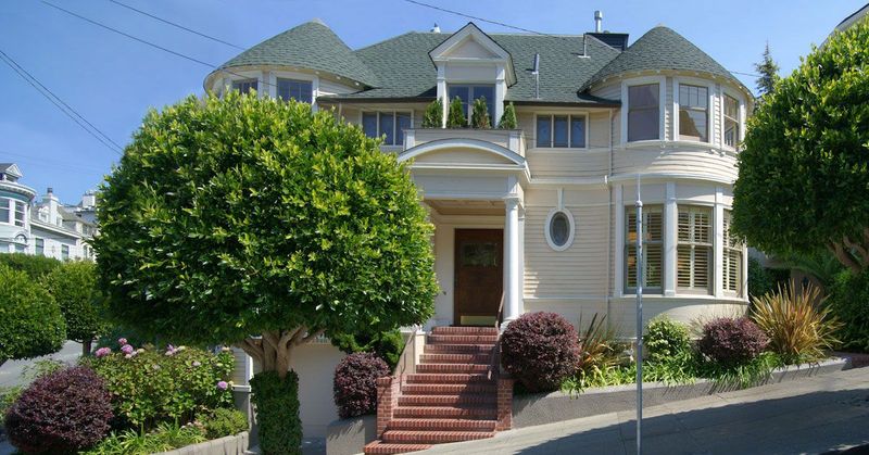 9 San Francisco Victorian Homes Featuring Beloved Historic Details - Decor Hint Mrs. Doubtfire House – Pacific Heights