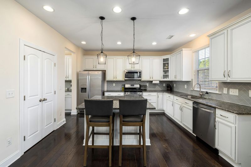 L-Shaped Kitchen Design