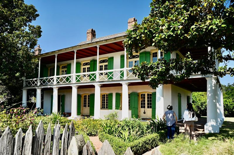12 Louisiana Creole Cottages With Storybook Details - Decor Hint Pitot House: Bayou Beauty