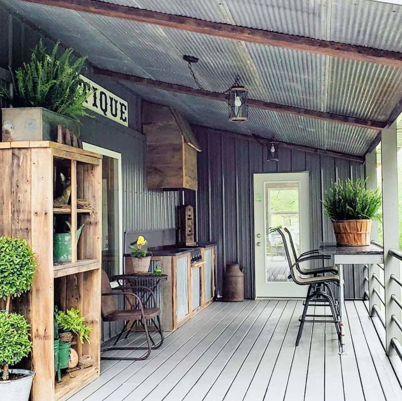 9 Colorado Mudrooms Designed For Everyday Life - Decor Hint Farmhouse-Inspired Mud Porch