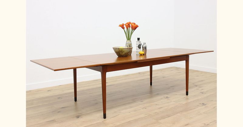 Expandable Dining Tables
