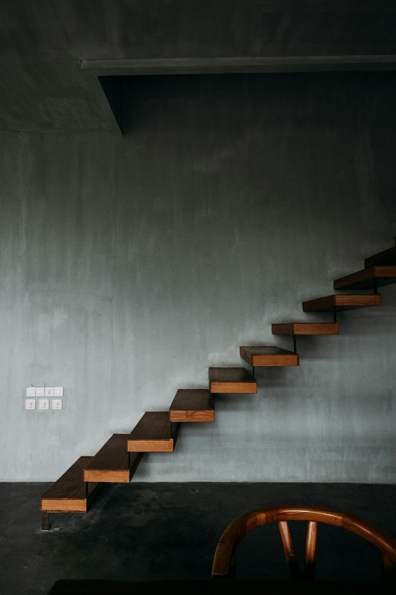 14 Design Styles That Look Great On Pinterest, But Not Always At Home - Decor Hint Floating Staircases