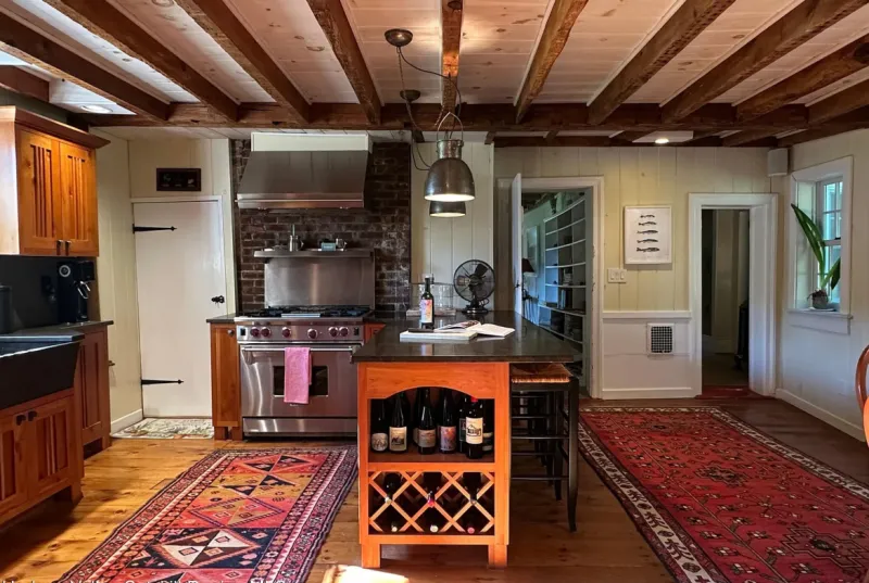 Colonial Charm on Saratoga Lake
