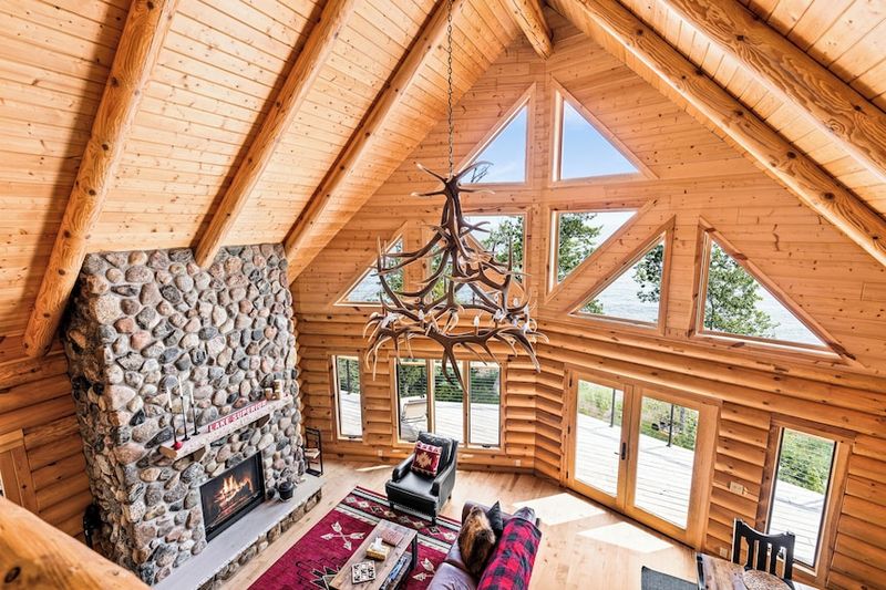 Lake Superior Timber Lodge