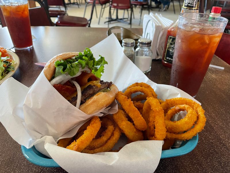 J & P Bar 'n Grill – Comstock, TX