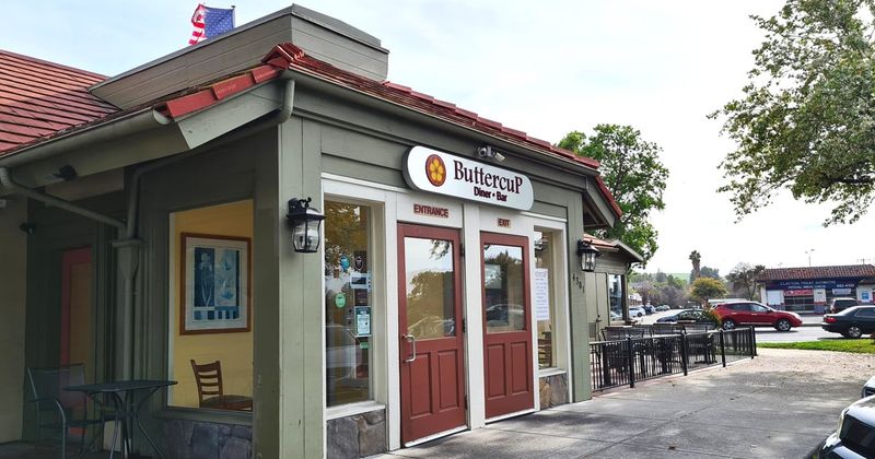 10 Must-Try Restaurants In Vallejo That Locals And Visitors Rave About - Decor Hint Buttercup: Nostalgic Diner Vibes with Modern Flair