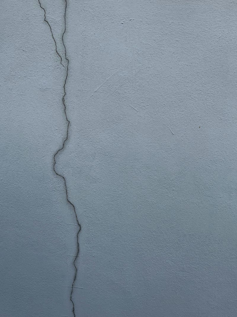 Home Fixes You Shouldn't Put Off - Decor Hint Cracked Foundation Walls Worsen Quickly