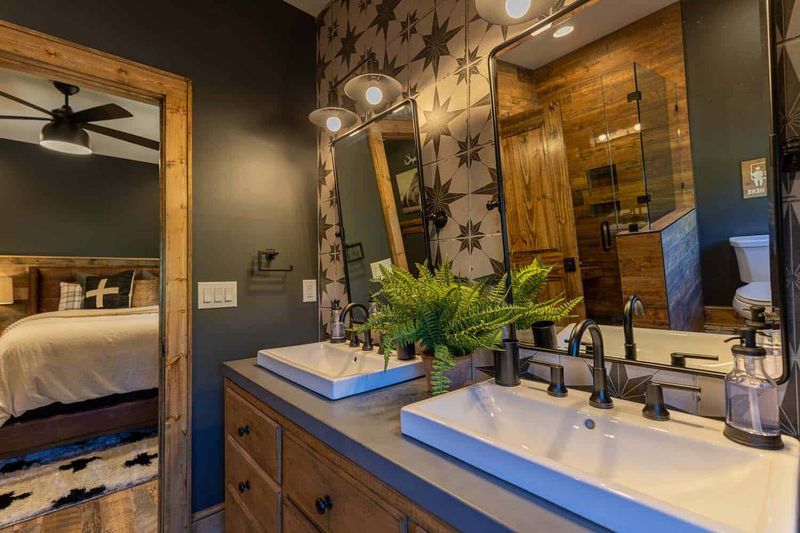 Waynesville Rustic Bathroom