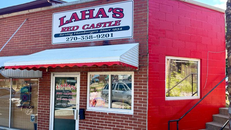 9 Kentucky Comfort Food Places So Good, Locals Keep Them Hush-Hush - Decor Hint Laha's Red Castle Hamburgers – Hodgenville