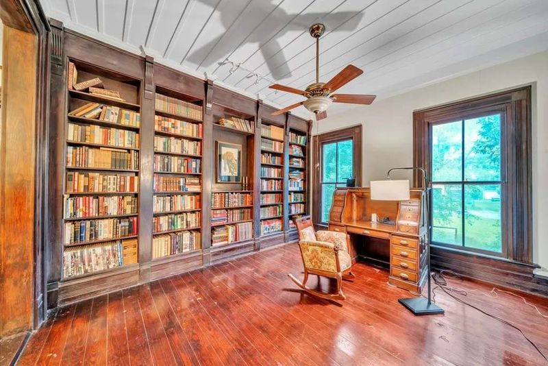 10 Georgia Bungalows With Interiors That Still Shine - Decor Hint Lumpkin's Chestnut Street Southern Classic