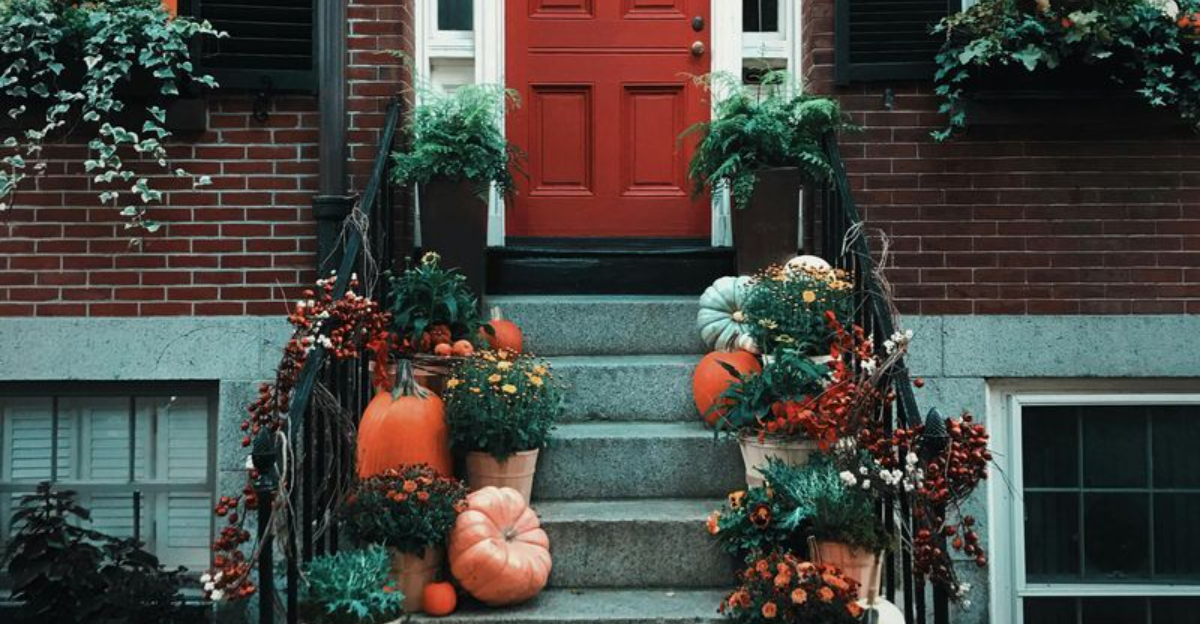 Halloween Magic Hits The Steps Of New Yorks Iconic Brownstones - Decor Hint