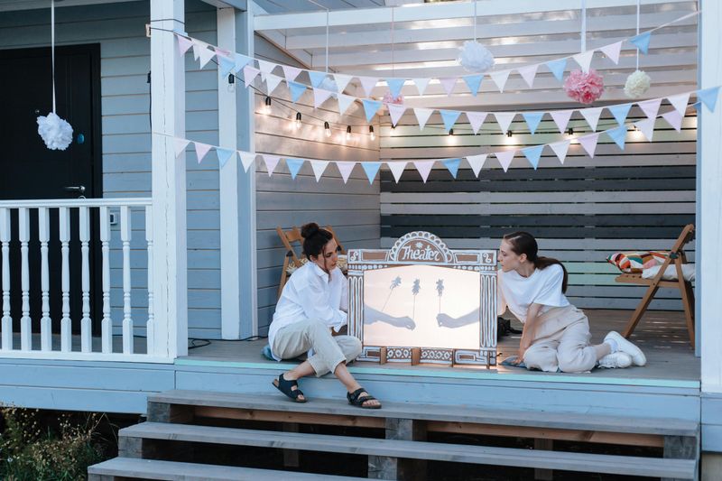 Create A Warm Welcome With These 13 Front Porch Ideas - Decor Hint Hang String Lights Or Fairy Lights