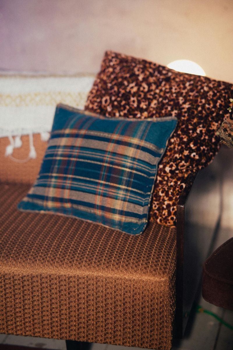 Small Décor Changes That Could Transform A Room - Decor Hint Switch Out Throw Pillows